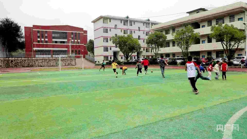 如何写学校的操场 5b077c53e6e4b172753185032036908211.jpg?auth=cca0d53ca2da05ea474427340721ded0