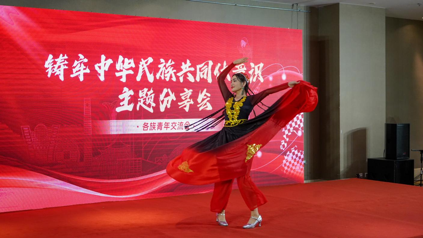 “民族团结手相牵_同心共筑中国梦”_各族青年科技实践营活动收官 图2