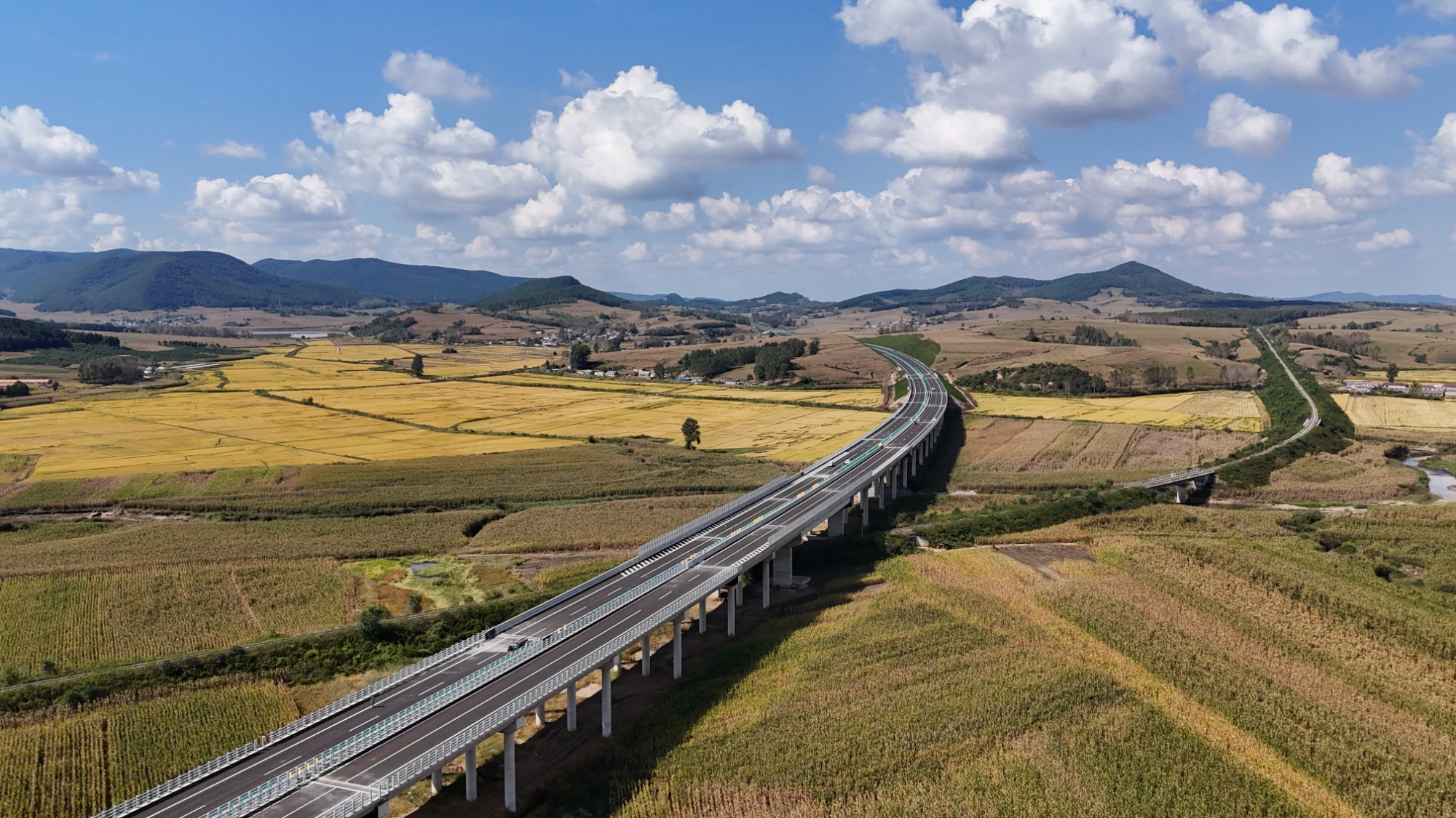 延长高速烟筒山至双阳西段建成通车