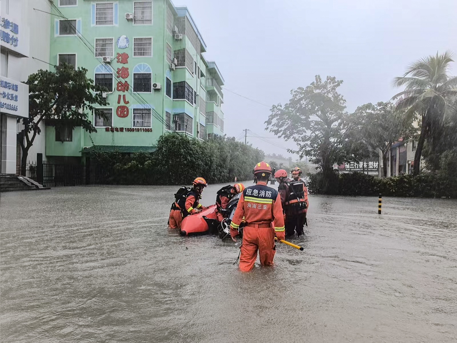 三亚紧急疏散159人