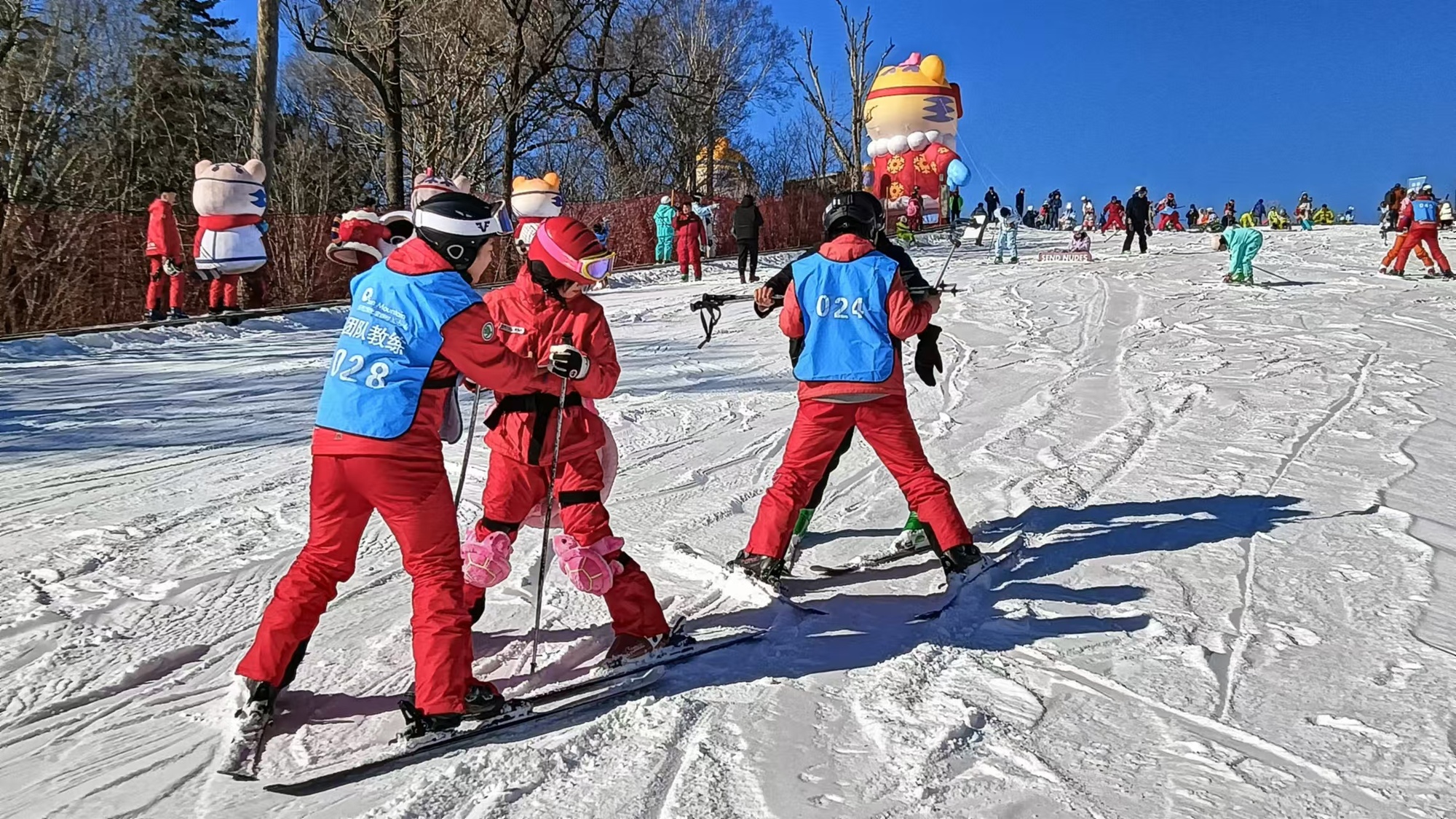 亚布力开滑！哈尔滨新的冰雪季启幕！