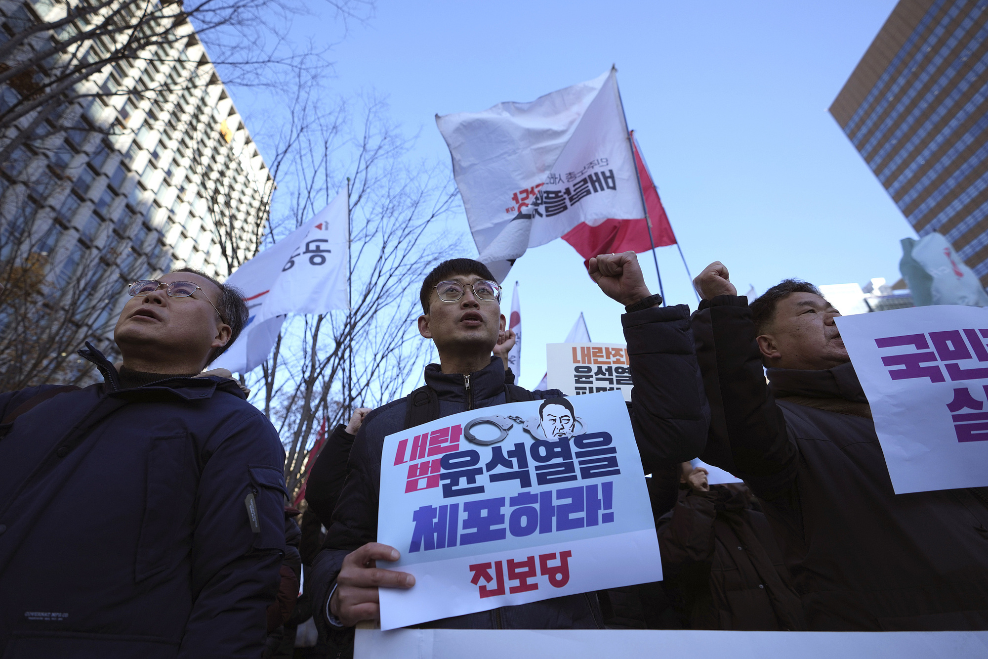 24时区丨韩国惊险一夜：发生了什么？带来哪些影响？专家解析_央广网