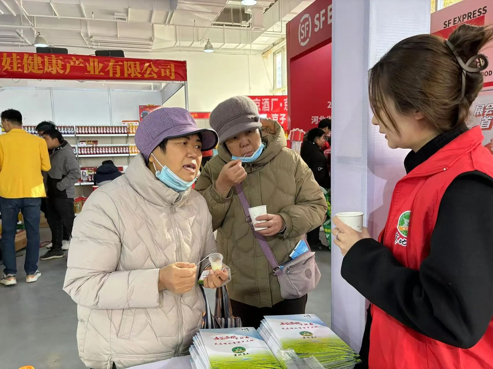 五谷杂粮下江南明水团队河北糖酒会上推介优质农副产品凤凰联盟网址(图3)