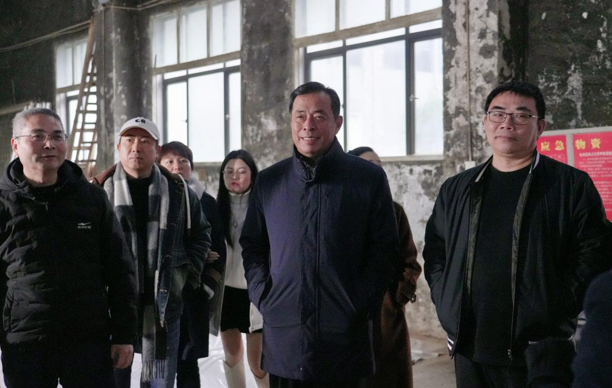以文学之名,赴美酒之约!全国著名作家珍酒行活动举办_央广网