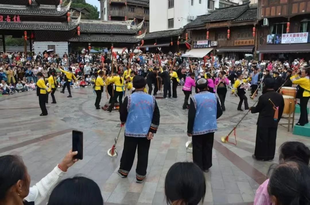 打“飞的”看美景，撸世界名犬……来黔东南解锁冬季新玩法