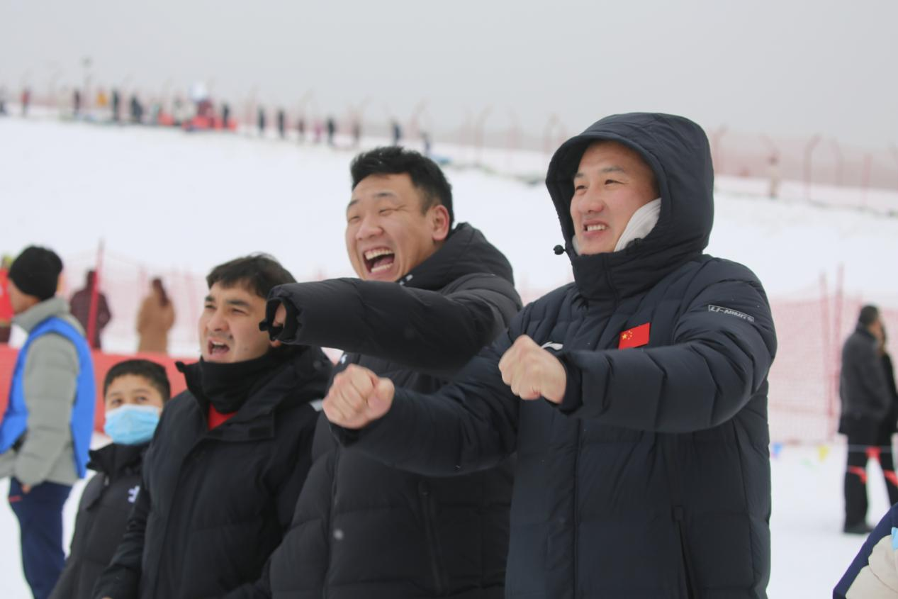 kk体育 下载 kk体育app巴楚县举行2024年“遇见·冬日巴楚”冰雪运动会暨冰雪文化旅游季启动仪式(图5)