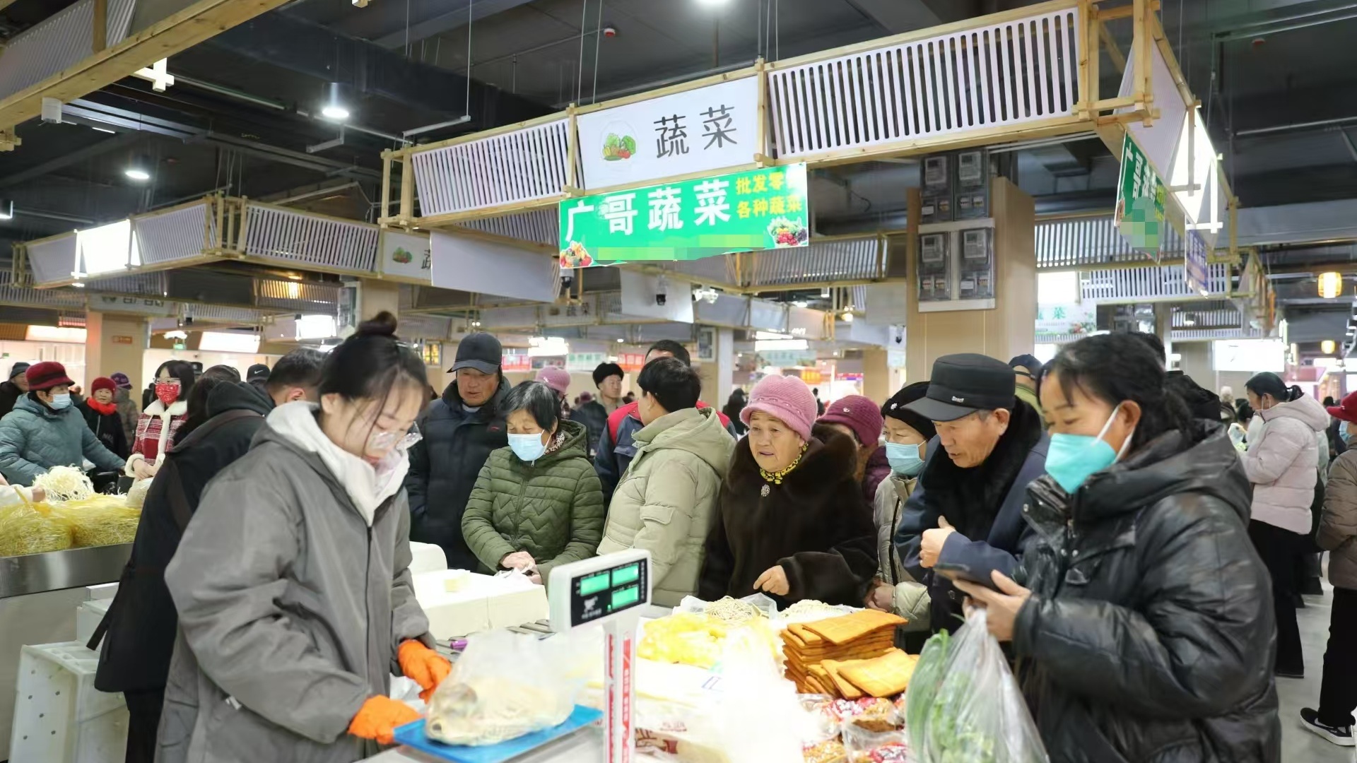 河北顺平：智慧农贸开业迎客 放心集市便民惠民