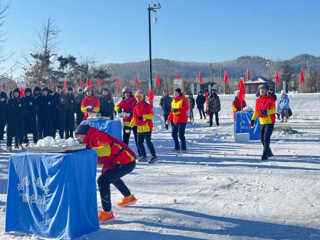 清华学子激情参加2025年敦化第五届雪合战