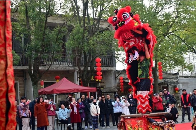 来黄陂大余湾，游古村逛庙会看舞狮