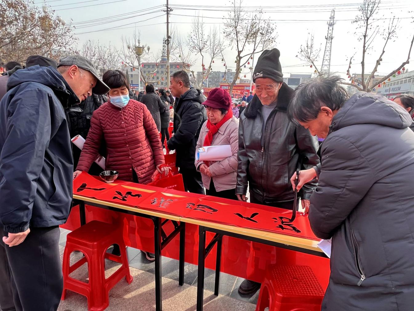 山西万荣开展农历新春文明集市专场活动