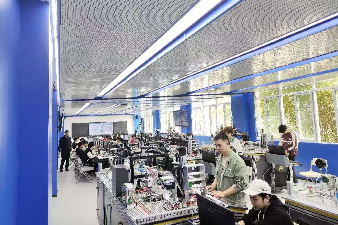 重庆工贸职院智能立体评价体系助力高技能人才培养_央广网