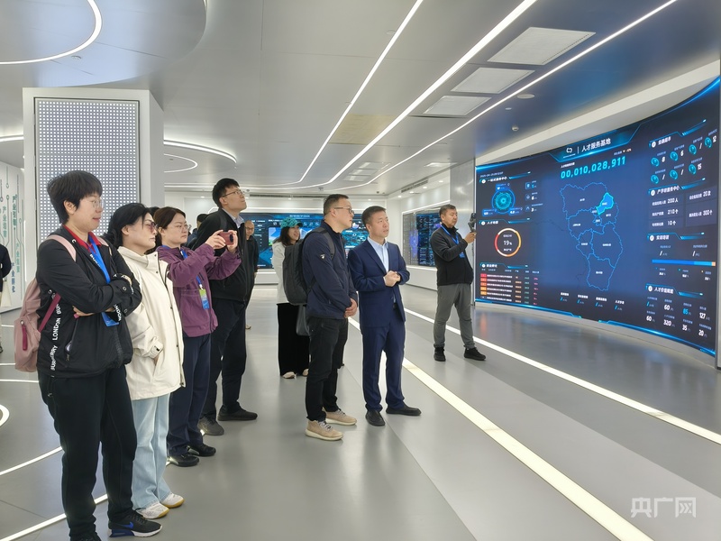 “一路生花——媒体看青JN江南app城”：解锁城市发展新密码(图1)