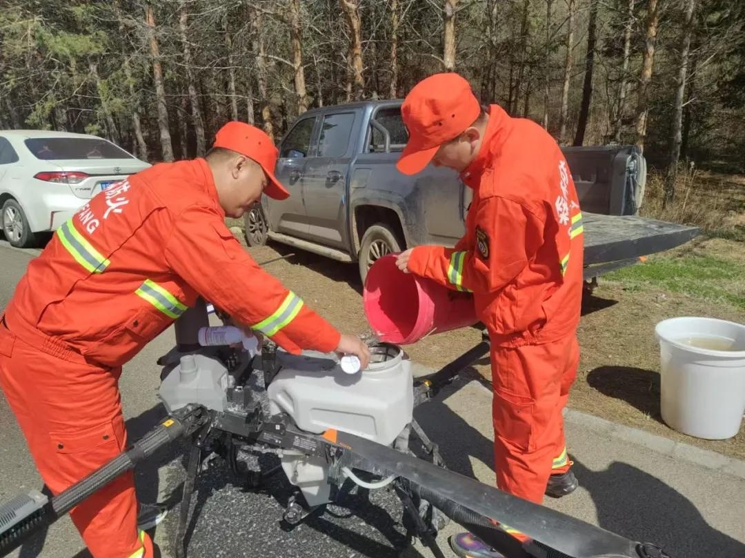 聚焦北大荒∣八五九农场有限公司：用无人机开展防治林间病虫害工作(图1)