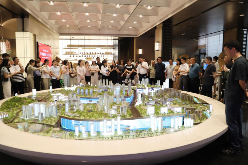 以文明之力赋能卓越发展,拓展人居幸福空间丨中建玖合荣获全国文明单位称号_央广网