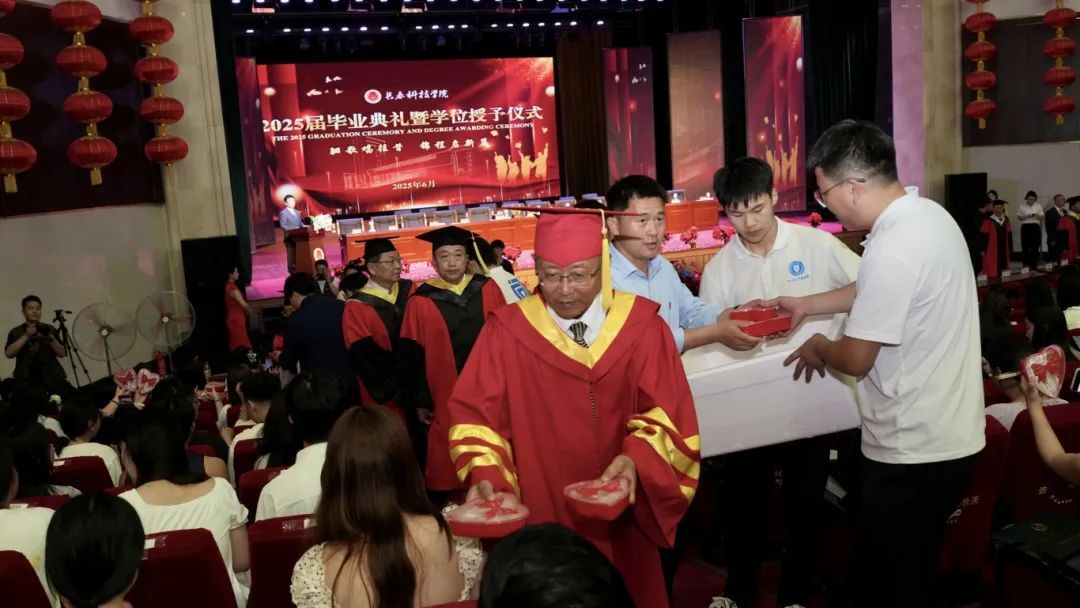 长春科技学院2025届毕业典礼_长春科技学院学位授予仪式_长春市机械电子学校