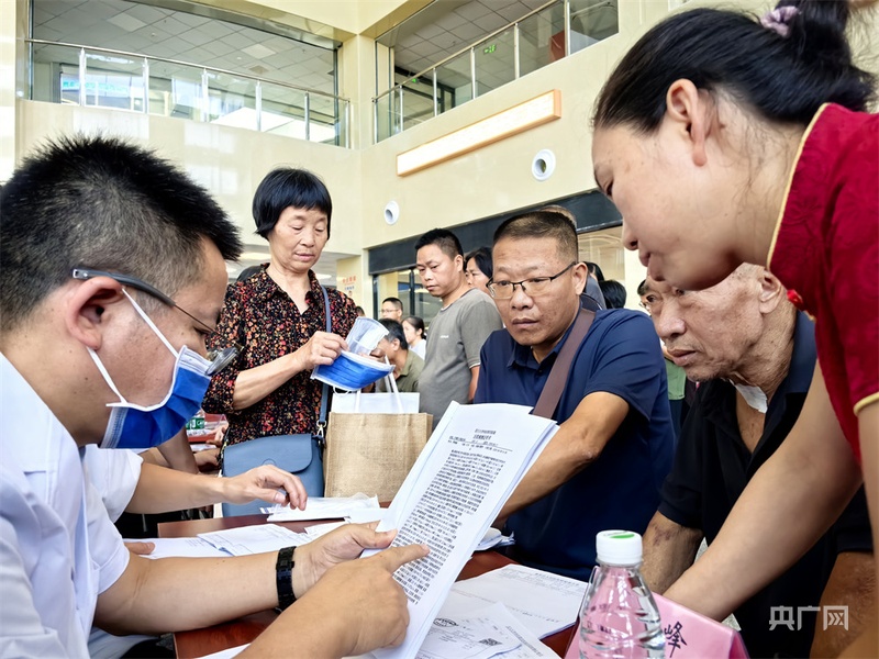 沪赣医脉相连！南昌大学校友会携上海专家团情暖泰和
