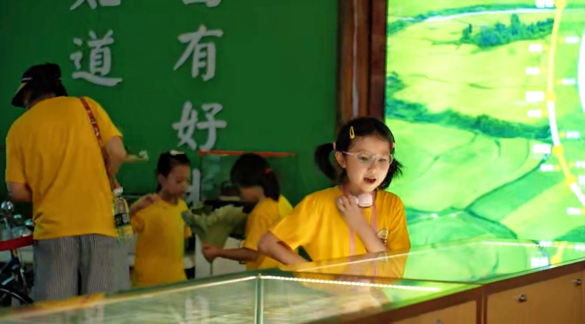 江西莲花：亲子研学“点燃”夏日时光