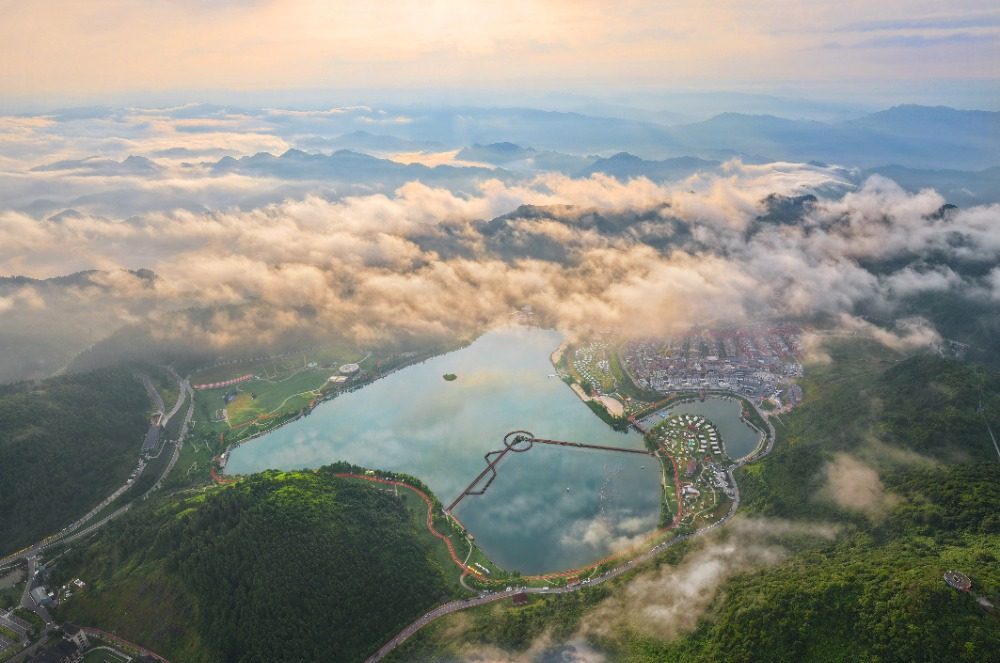 丰都:高山湖景引客来_央广网