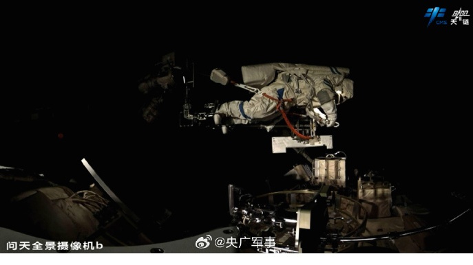 神舟二十一号航天员完成第三次太空行走