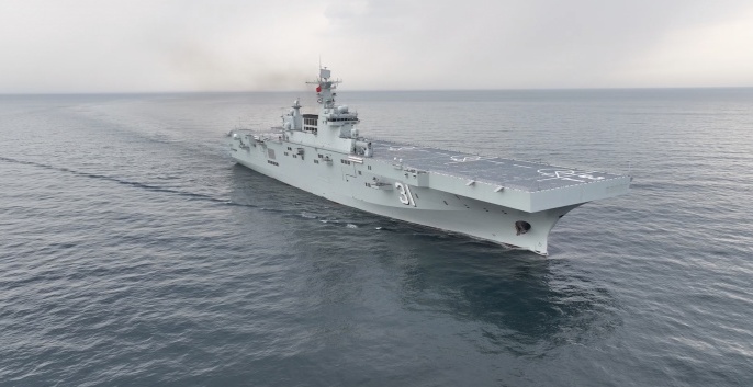 海军某支队舰艇编队进行跨昼夜海上训练