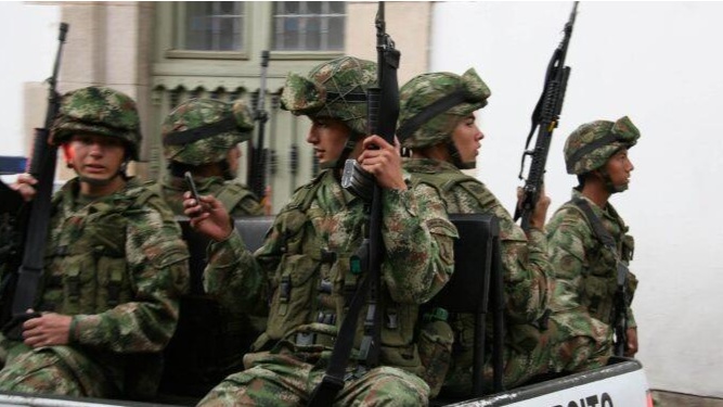 哥伦比亚多起袭击致多人死伤，军队进入高度戒备