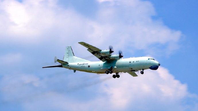 北部战区海军航空兵进行反潜飞行训练