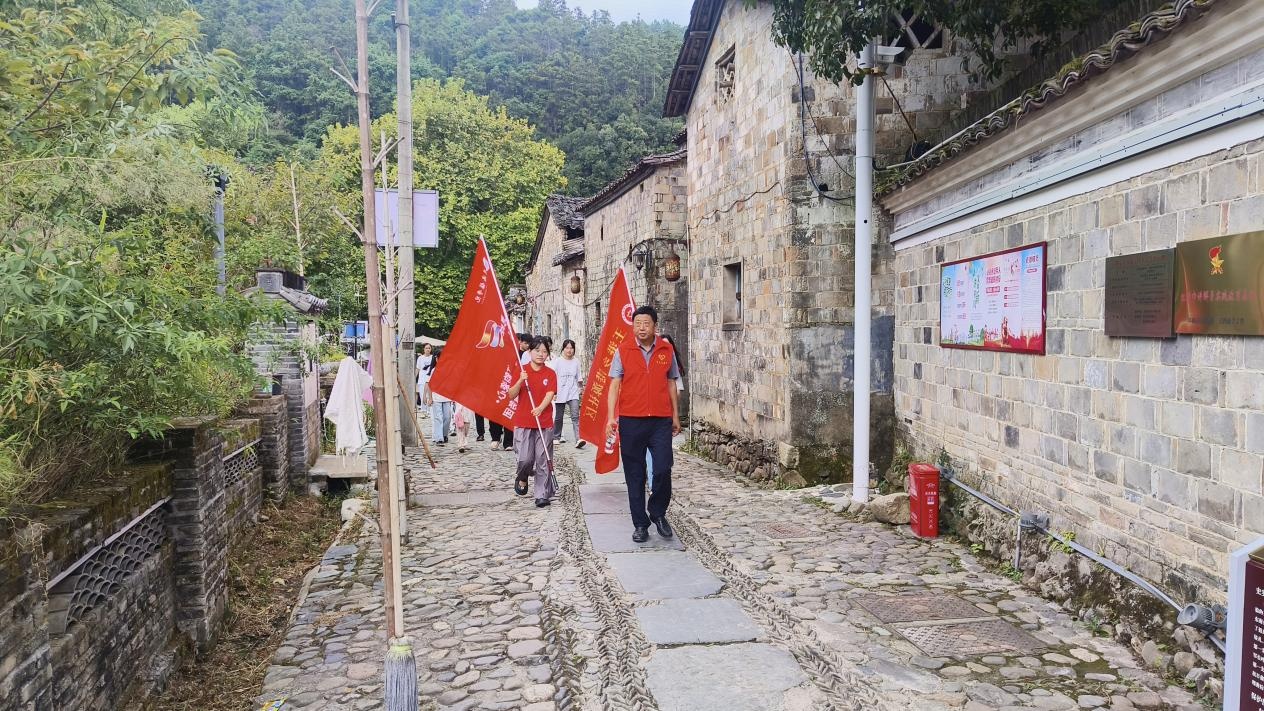 江西浮梁：暑期爱心托管，点亮孩子多彩假期