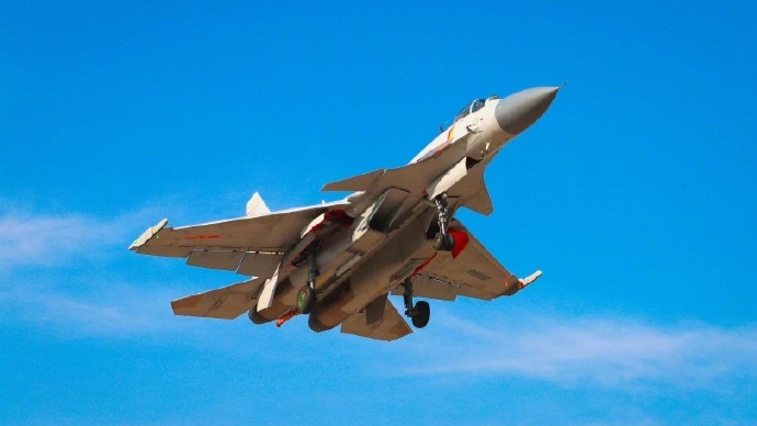 庆祝歼-15的生日！