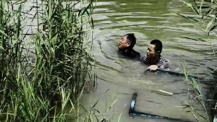 武警战士勇救两人获二等功