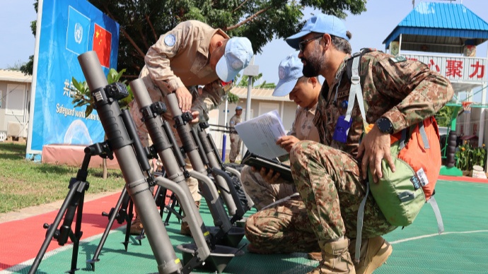 中国第二批赴阿卜耶伊维和快反分队通过联合国核查