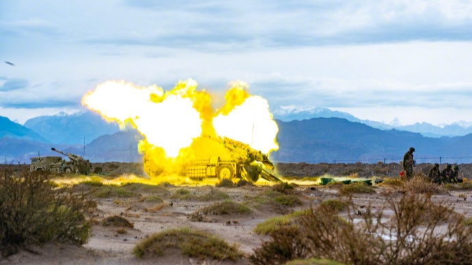 榴炮分队实弹射击考核