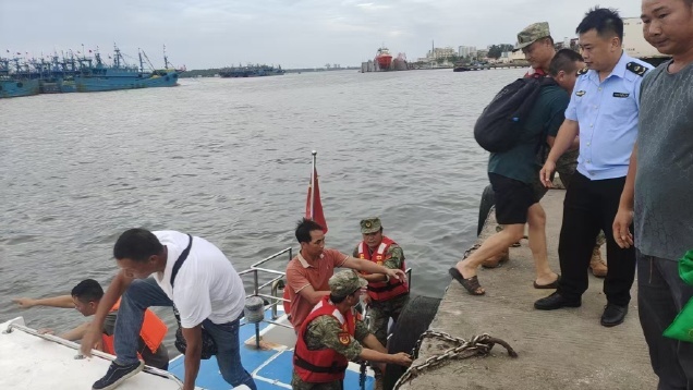 海南军区民兵支援防台“麦德姆”