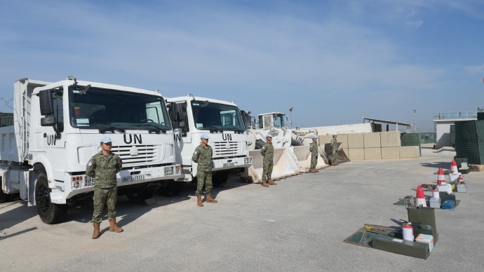 中国蓝盔顺利通过装备核查