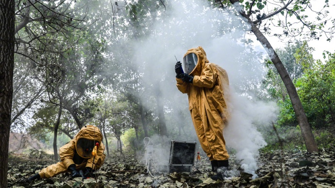 武警防化兵实战演练现场