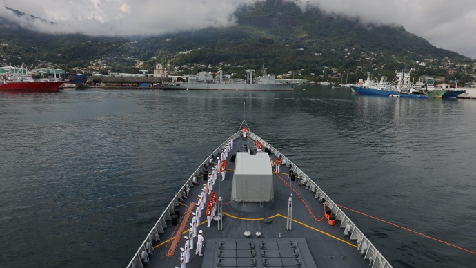 海军护航编队停靠塞舌尔