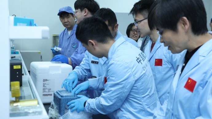 中国空间站实验样品交付科学家