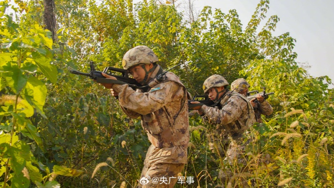 东部战区空军某部火线练兵