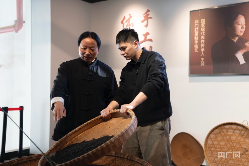 点‘实’成金·出海潮 | 茶香药韵远航记