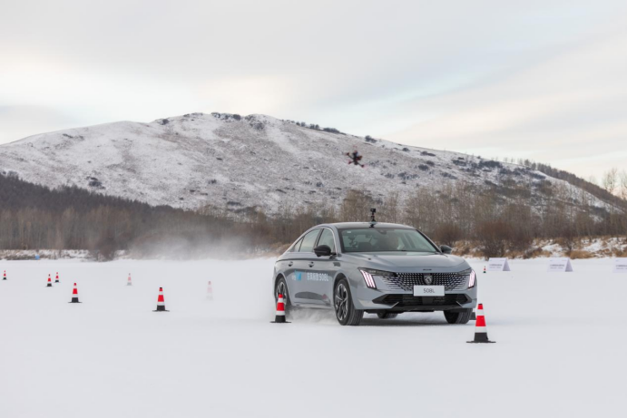 凡尔赛C5 X & 508L挑战2025严苛极寒驾控测试