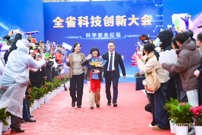 湖北连续七年为科学家铺就“星光大道”