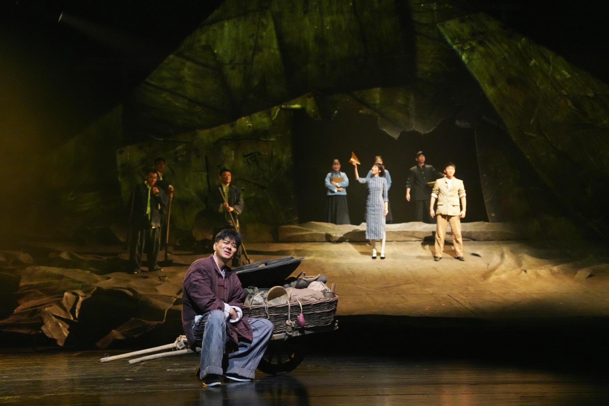 话剧《寻找“杜立特”》亮相北京