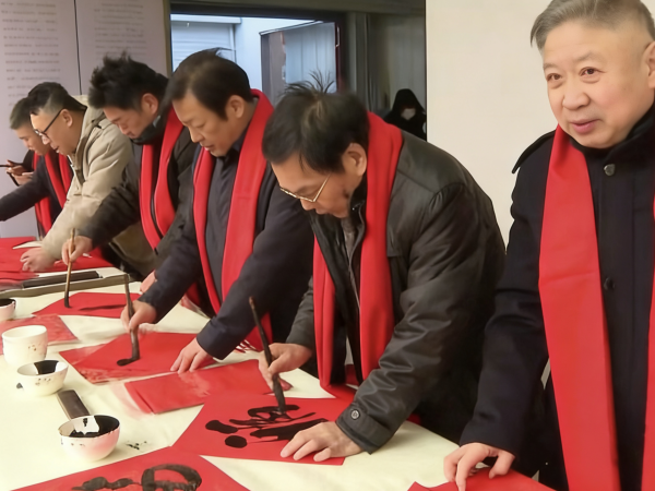 江苏响水：“花式”迎新春 年味拉“满格”