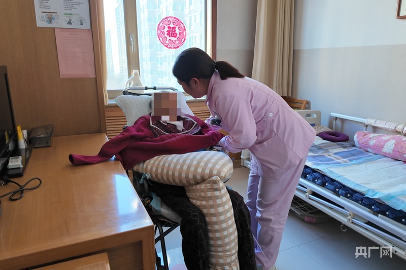 全国三八红旗手卫敏：十九载青春守护夕阳红