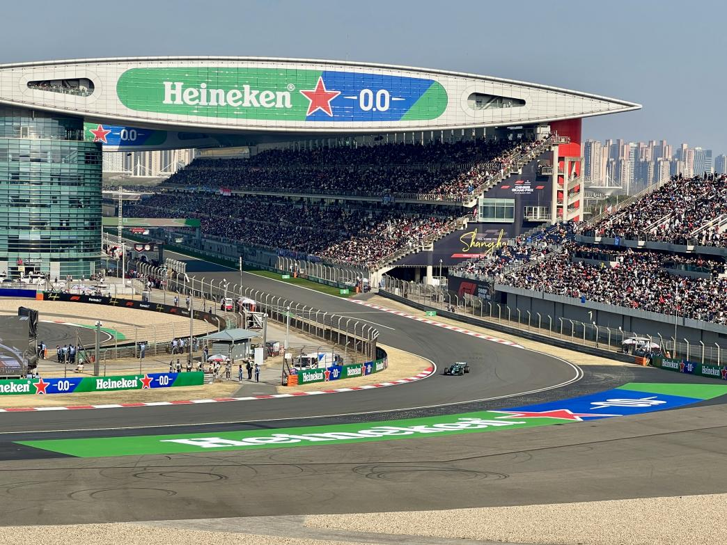 SKYMOTOR首驱亮相F1展现“中国智造”硬核安全底色(图1)