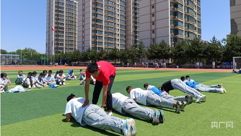 3年500人700课时 让乡村孩子“动”起来 “亮”起来(图2)