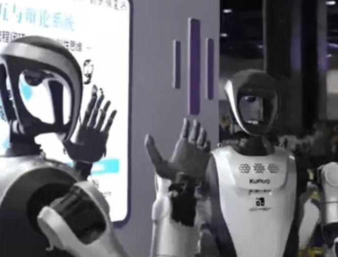 哈工大“赛博军团”集中亮相2026中国科幻大会(图1)