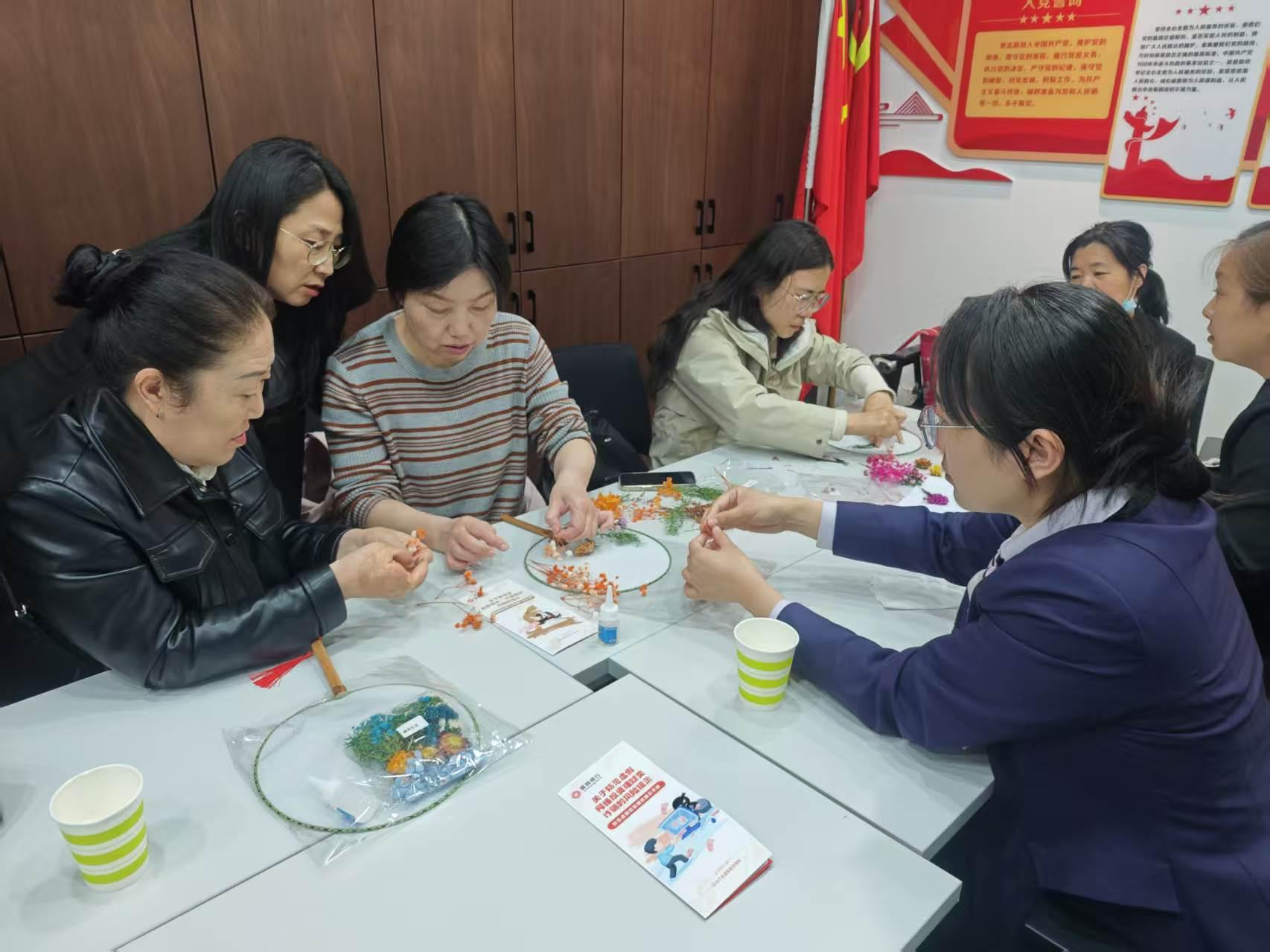 以扇为媒 普法入心 晋商银行社保支行开展反洗钱宣教主题活动