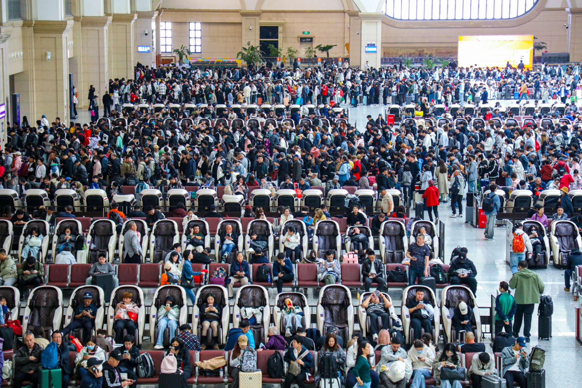 哈铁“五一”小长假预计运送旅客312万人次