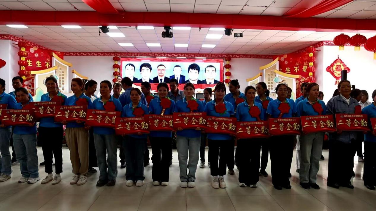 库车:榜样引领促就业聚力赋能助振兴(图1)