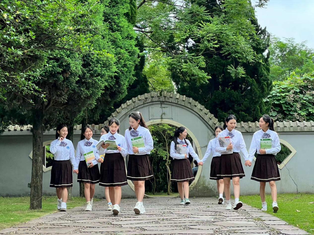 擘画“十五五”·黔进新征程|王辉:以技赋能助力每一位女职学子奔赴出彩人生(图5)